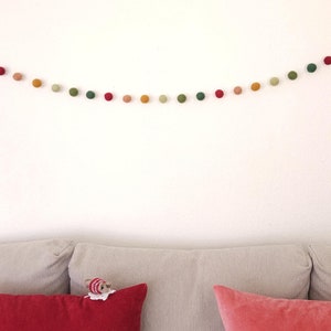 Felt garland * Felt garland * Felt balls * Pompoms * Pompom garland * Boho green