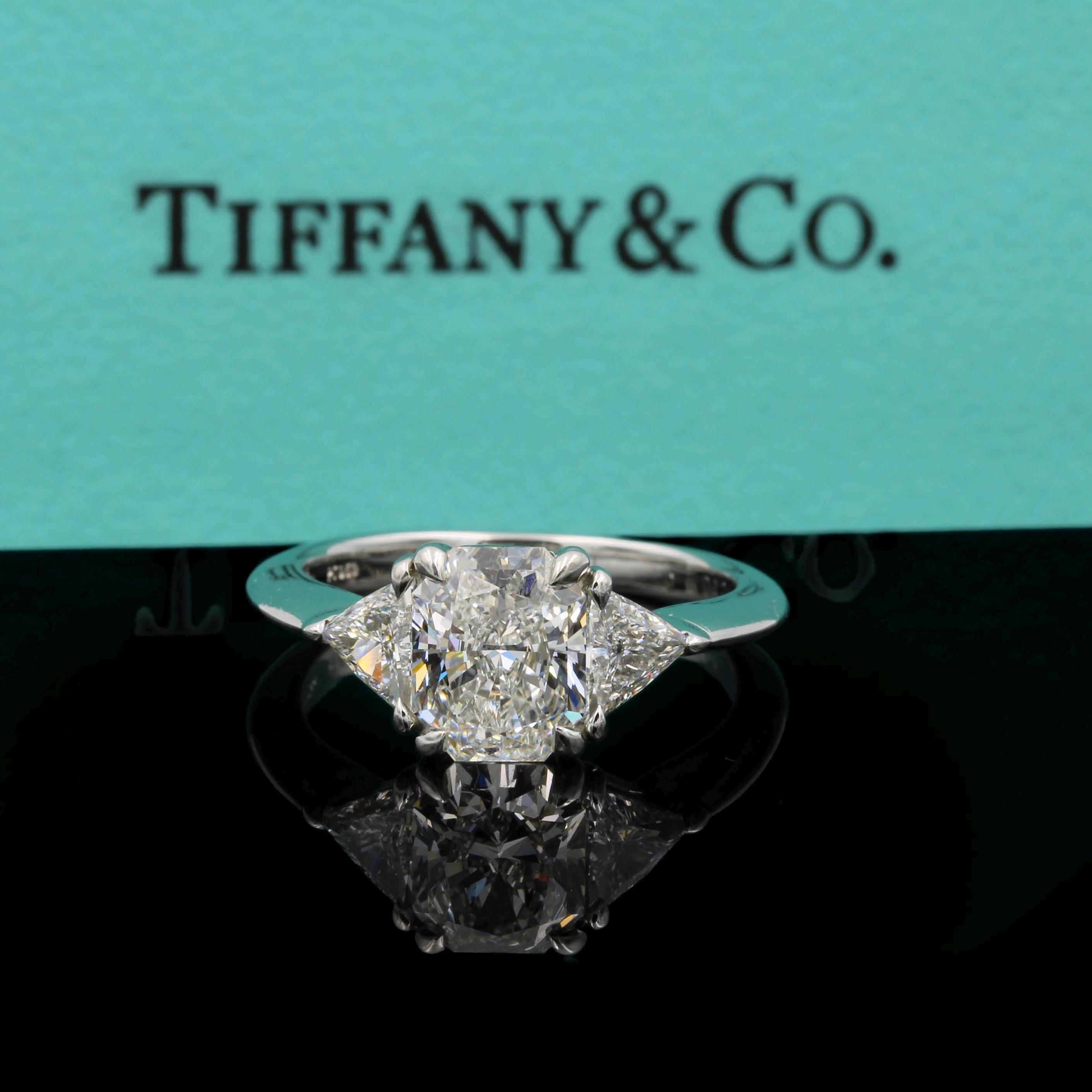Tiffany & Co. Platinum 2.05ctw Diamond 3 Stone Size 5.5 Engagement