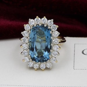 18k/14k White & Yellow Gold 8.34ct Aquamarine 2.00ctw Diamond Size 5.75 Ring