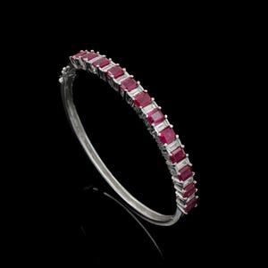 18k White Gold 6ctw Ruby 1.20ctw Diamond 6.5in Hinged Bangle Bracelet