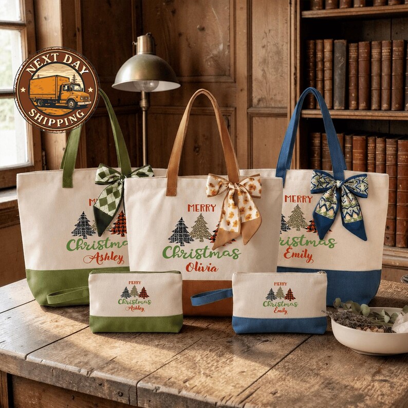 a collection of Christmas-themed tote bags and a small bag, all with personalized names and Christmas tree designs. The tote bags are arranged on a wooden surface, with a lamp and a bookshelf in the background.
