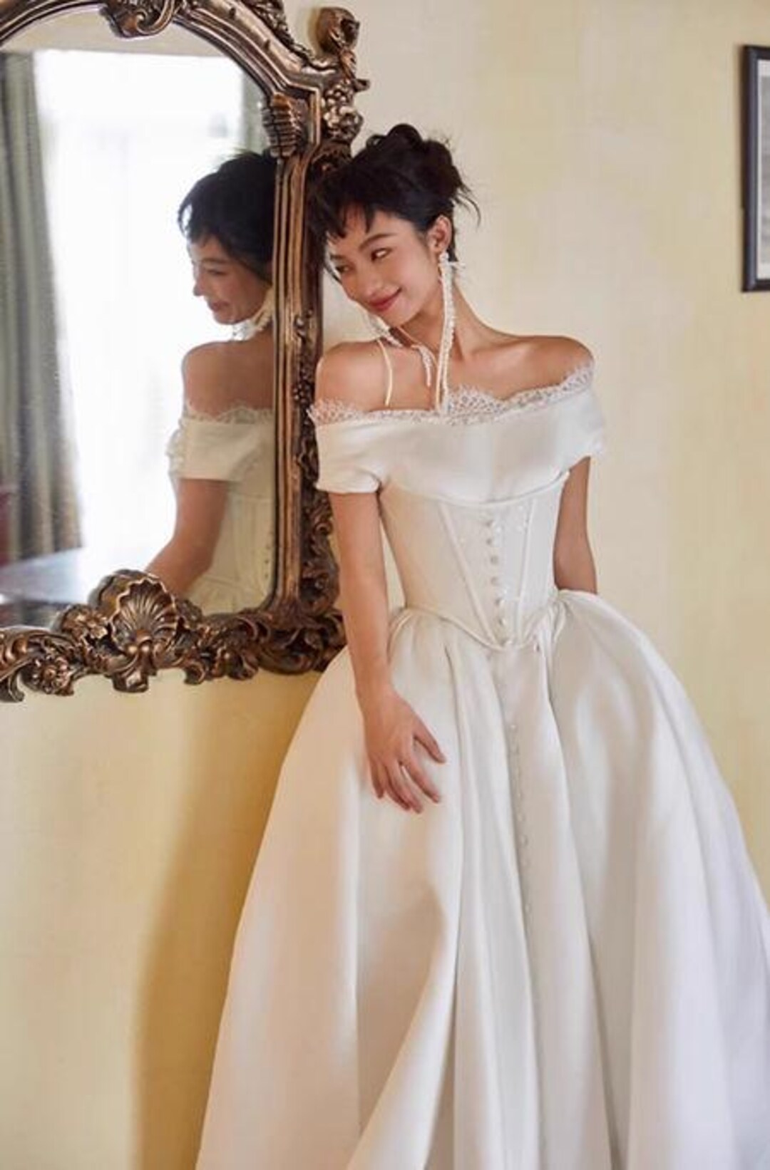 Medieval Corset Wedding Dress Shimmering off Shoulder Ball Gown Vintage ...