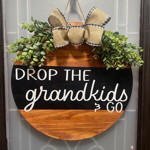 Laat de kleinkinderen vallen en ga door hanger