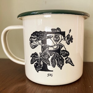Taza de camping en lata esmaltada con la letra F, con inicial de árbol y higuera