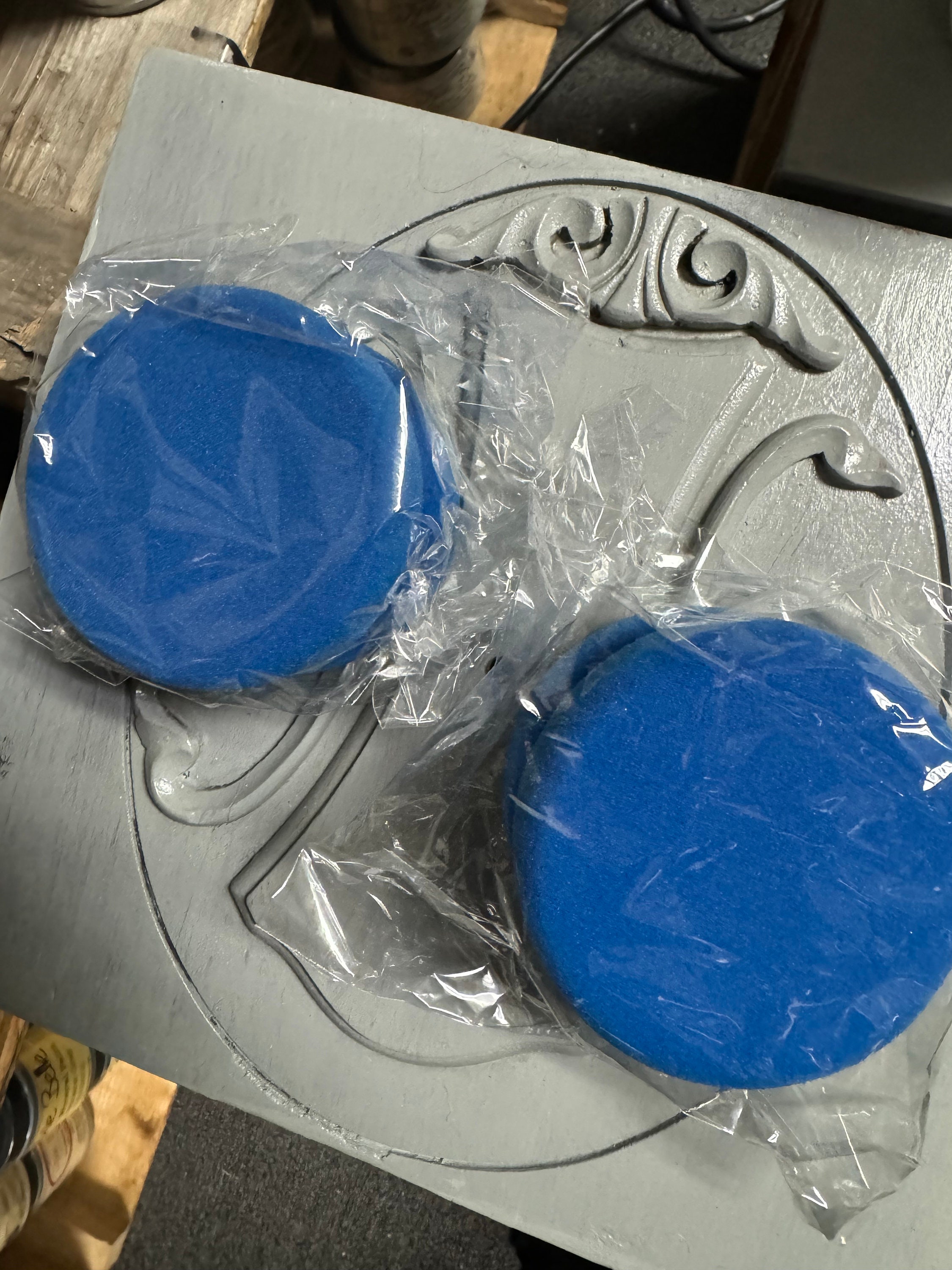 Dixie Belle Blue Sponge, 1