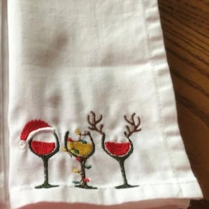 Bestickte Weihnachtstischservietten