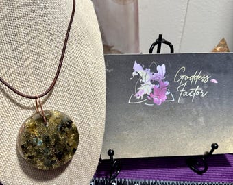 Medalhão de Orgonite e Anel Tensor