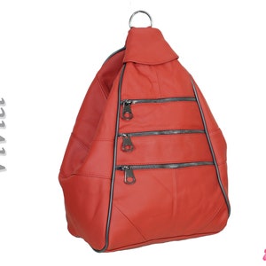 Sac à dos luxueux en cuir rouge foncé : un style intemporel où que vous soyez