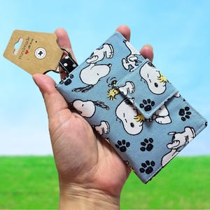 Portefeuille blanc fait main en tissu beagle, porte-cartes de crédit avec porte-clés