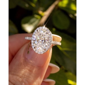 White Gold Moissanite Engagement Ring classical Halo Diamond Ring 2.50 Carat Oval cut Wedding Promise Solitaire Ring gift for her