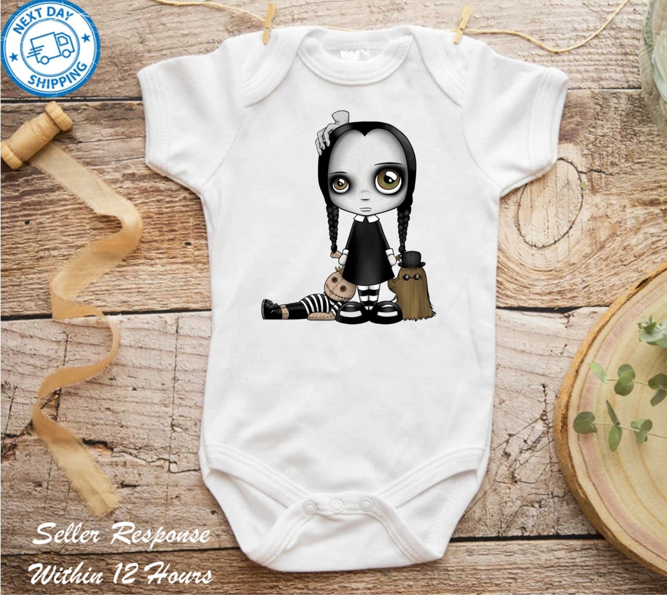 Bebé de la familia addams España