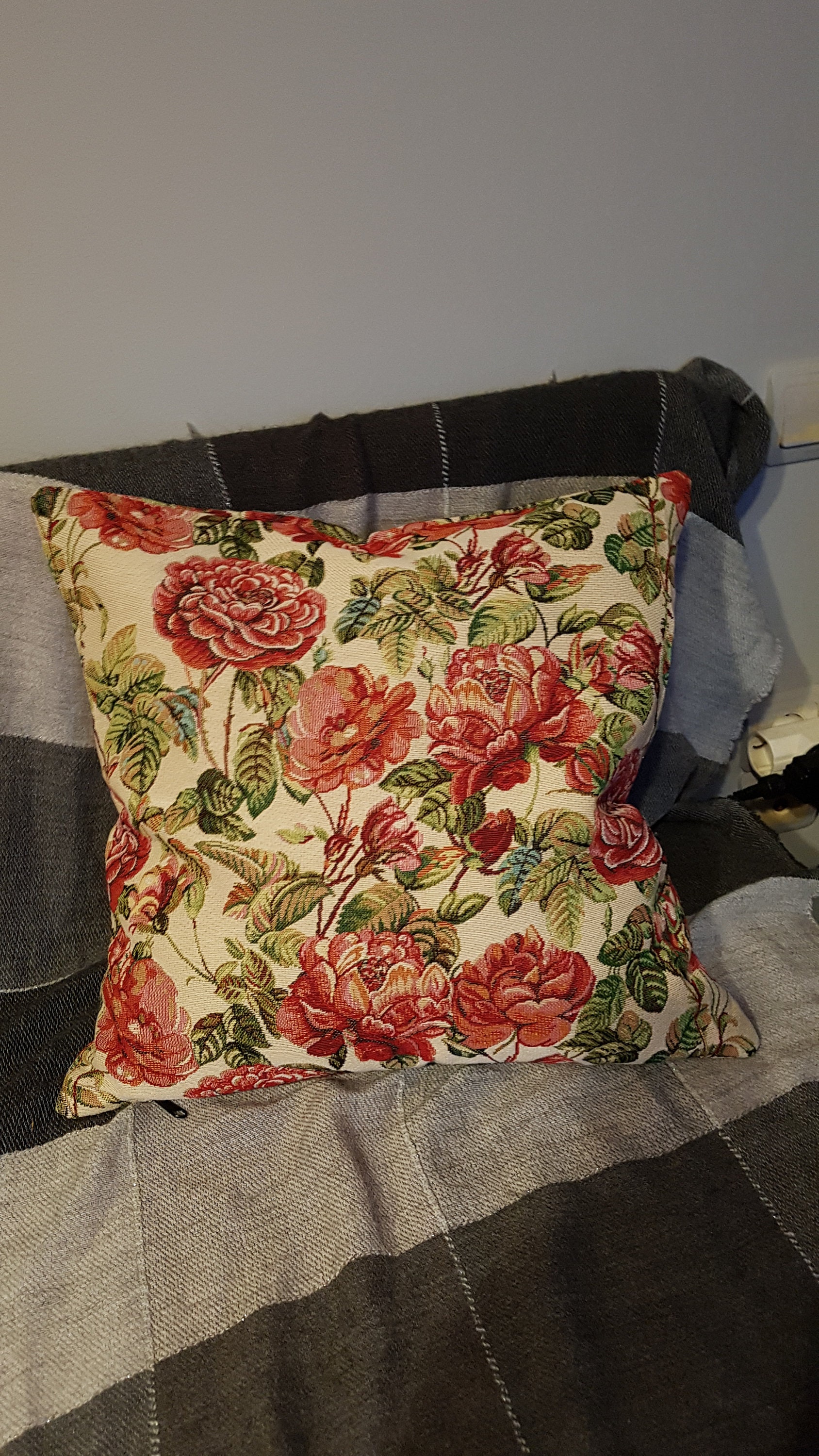 decor pillows for living room,decorative cushions roses Handmade cushion cover home decor pillow18"x18" Made double sided