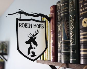 VORBESTELLUNG* Bücherregal Tab - Robin Hobb