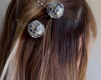 Acrylic Disco Ball Claw Clip Iridescent Glitter Party Hair Accessory Amazon.com : xo, Fetti Acrylic Disco Ball Round Claw Clip  main image 4