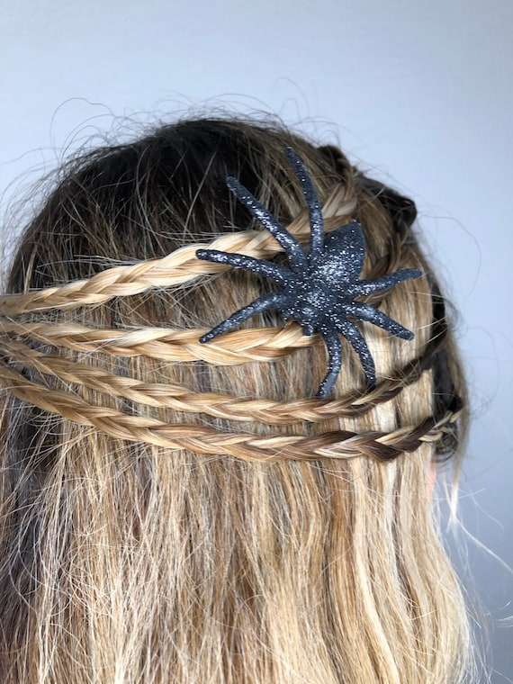 Spider Handmade Hair Pin, Creepy Halloween Hair Clip  display picture 3