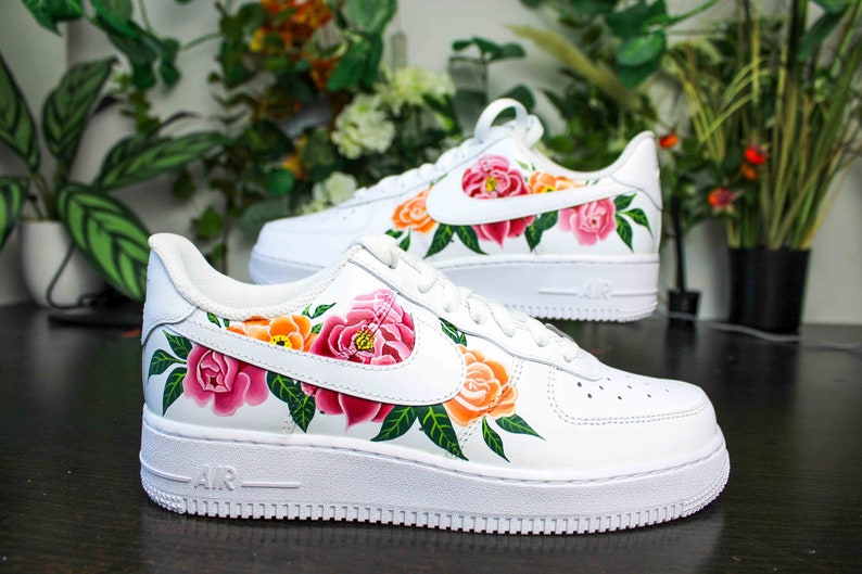 Custom simple de fleurs sur airforce 1 sneaker nike baskets personnalisées à la mains image 3