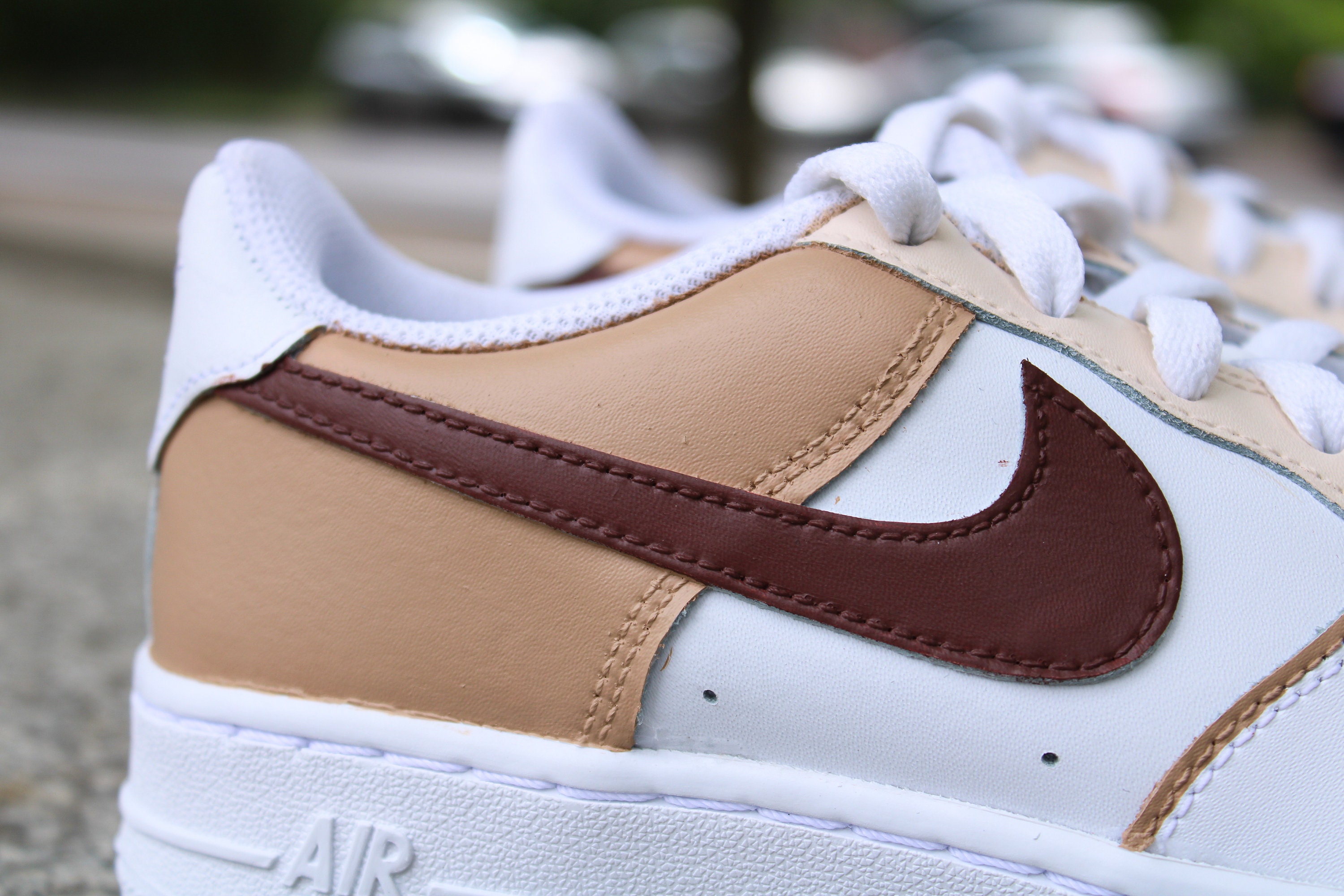 beige tick air force 1