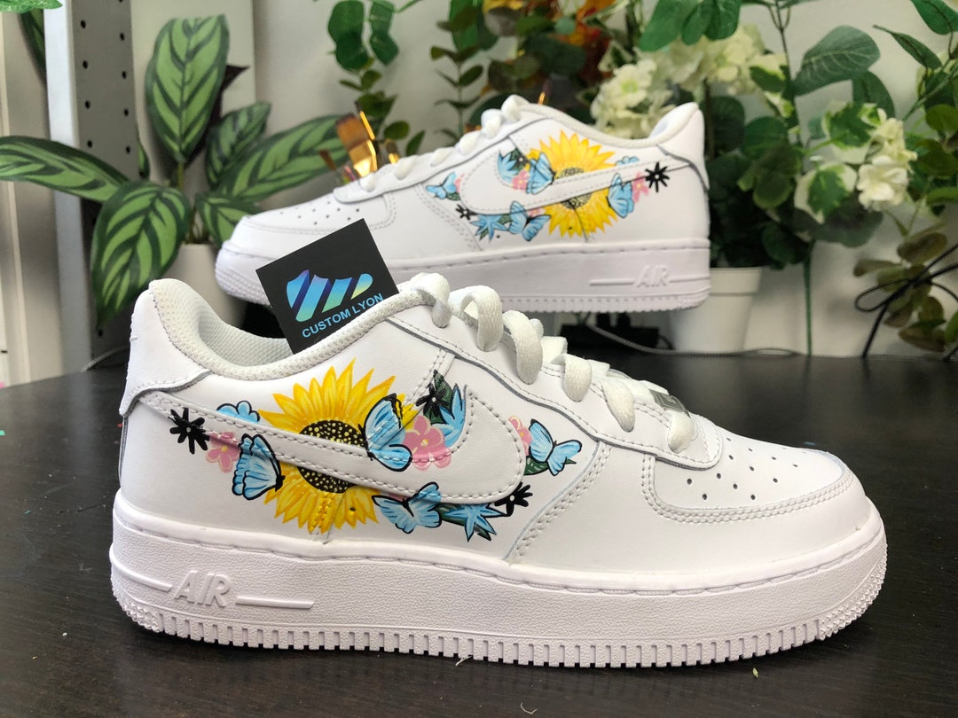 Louis Vuitton LV Trainer Limited Comics Logo Design Manga White Men's  US 8