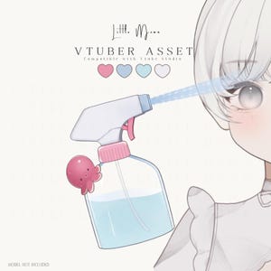 Peut inclure: Illustration numérique d'un vaporisateur blanc et transparent avec un charme poulpe rose. Le flacon contient un liquide bleu et une gâchette rose. Le texte en haut indique "VTUBER ASSET".