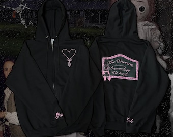 Demonologen Zip Up Hoodie FÖRBESTÄLLNING, Spöklika, Gotiska, Skräckfilms-, Conjuring-inspirerade kläder