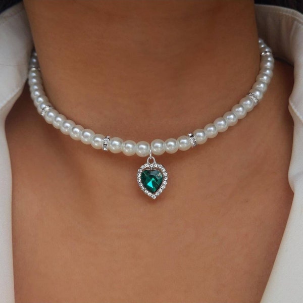 Rhinestone Heart Glass Pearl Choker Necklace in Either Emerald or White with Diamante Ring Beads - Pearl Size: 6mm