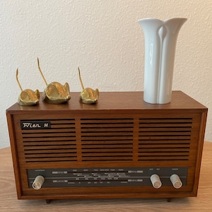 Vintage Mid Century  Wien H Tube Radio Walnut 1970&#39;s