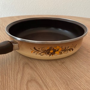 Vintage Retro Cream/Brown Color Enamel Cooking Pan 1970’s