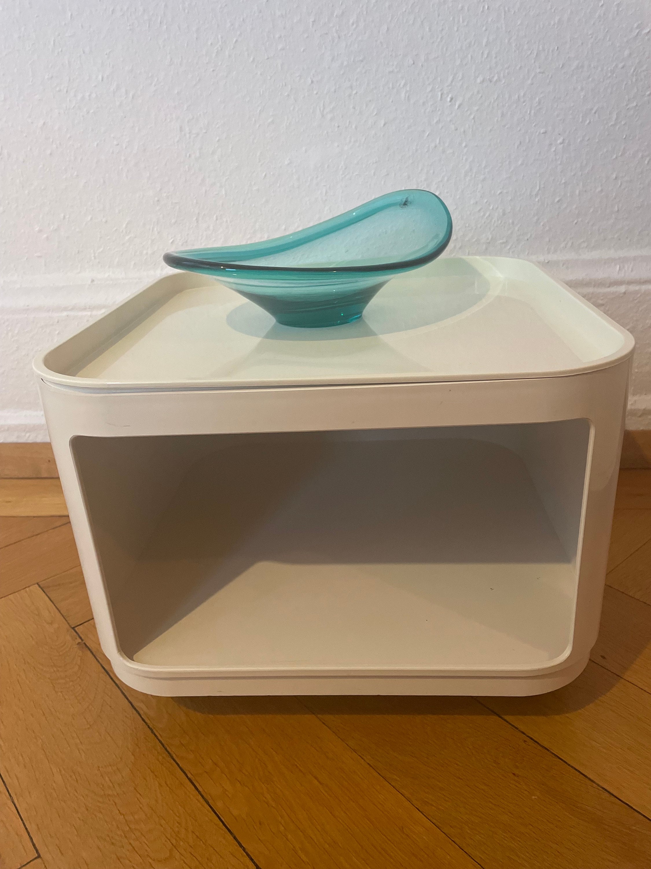 Vintage Mid Century Modern Anna Castelli Kartell Milano Mesa auxiliar cuadrada Vintage Kartell Trolley- Década de 1960- Precio por pieza