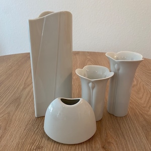 Vintage Alemania del Este conjunto de 4 jarrones modernos de mediados de siglo porcelana blanca 70s KAISER & ARZBERG
