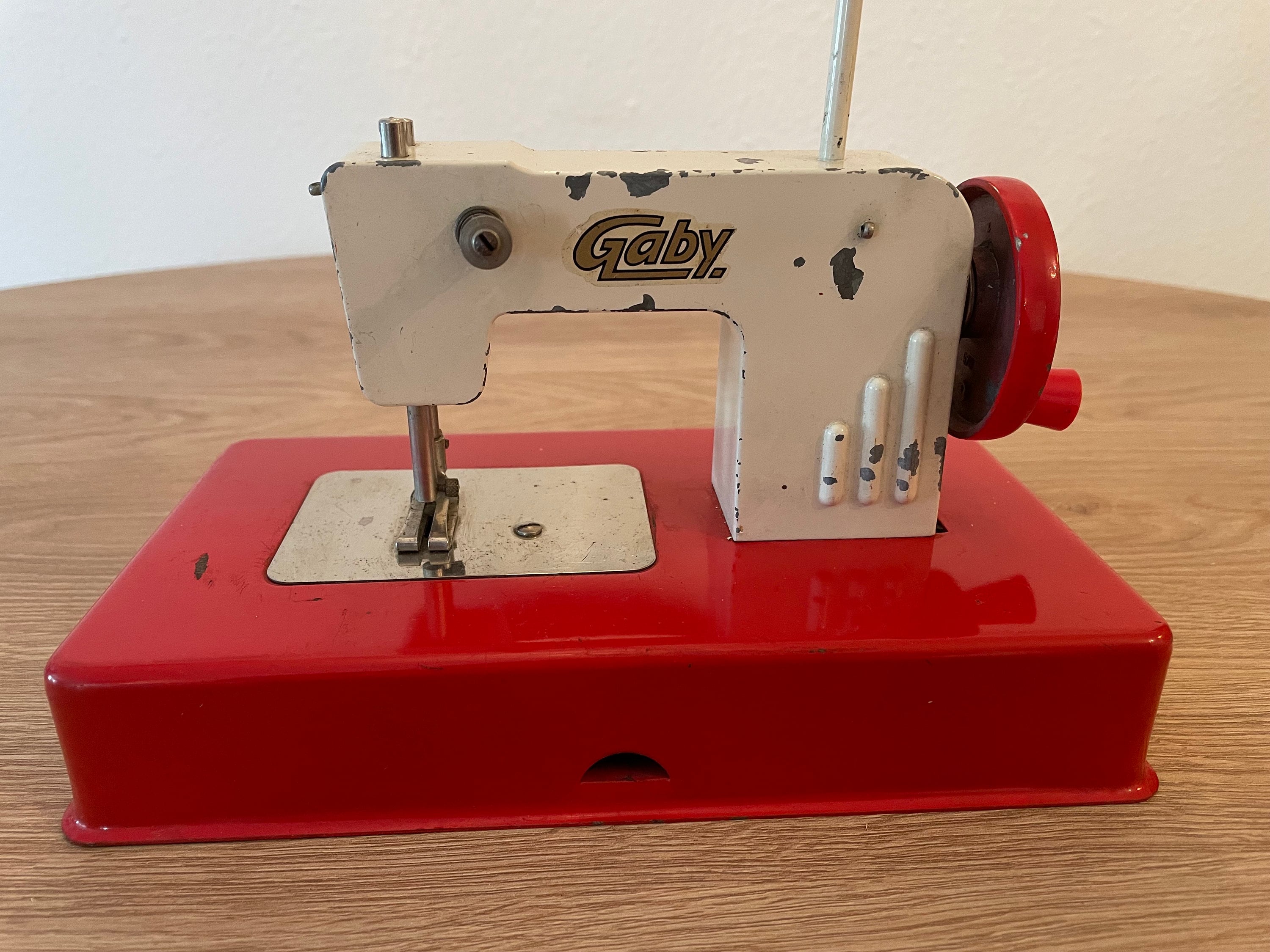 Vintage Childs Red Sewing Machine - Etsy