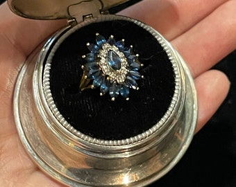 14K Gold Diamonds and Sapphire Ring