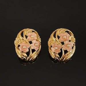 Elegant Vintage Engraved Floral Stud Earrings