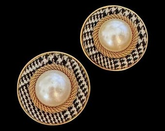 Eleganta vintagepärlörhängen med svartvit design
