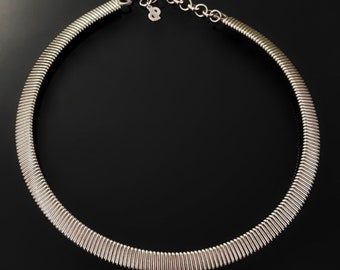 Sällsynt signerad VTG Dior Choker i silverfärgad