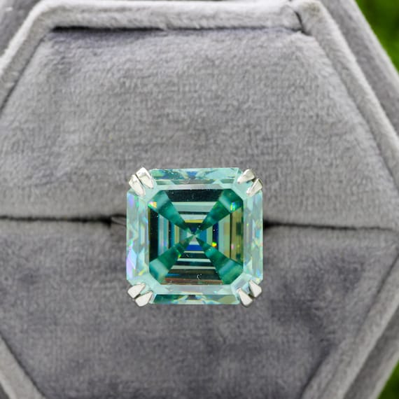 20カラット ブルー アッシャーカット モアッサナイト ソリティア