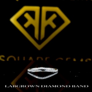 Sierlijke in het laboratorium gekweekte diamanten trouwring: massief gouden stapelring halve eeuwigheid