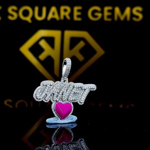 Colgante de hip hop con letras personalizadas y corazón rosa, personaliza tu nombre, colgante de hip hop para hombre, colgante de moissanita, joyería de hip hop Ice Out