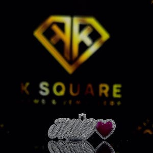 Pingente de letra hip hop personalizado com coração rosa, personalize seu nome, pingente pequeno de hip hop, pingente de moissanita, joias hip hop Ice Out