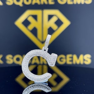 Colgante de letra inicial de moissanita VVS de plata de ley 925, Colgante de nombre inicial para hombre, Colgante de regalo de moissanita con letra C