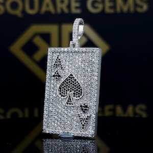 Colgante de carta de póquer Ace of Spades helado personalizado en plata esterlina maciza 925 con diamantes moissanita artificiales, ¡súper helado!