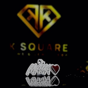 Colgante de hip hop con nombre personalizado y corazón rojo, nombre o letra de la suerte personalizados, colgante pequeño de hip hop, colgante de moissanita, joyería de hip hop con estilo.