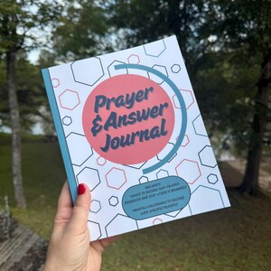 Diario de oración y respuesta, calendario mensual y diario de oraciones con fecha específica