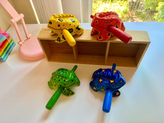 Colorful Wooden Frog, wood croaking musical frog, wooden toys frog, wooden frog ornament, wooden musical frog, handmade, handmading gift, 3"