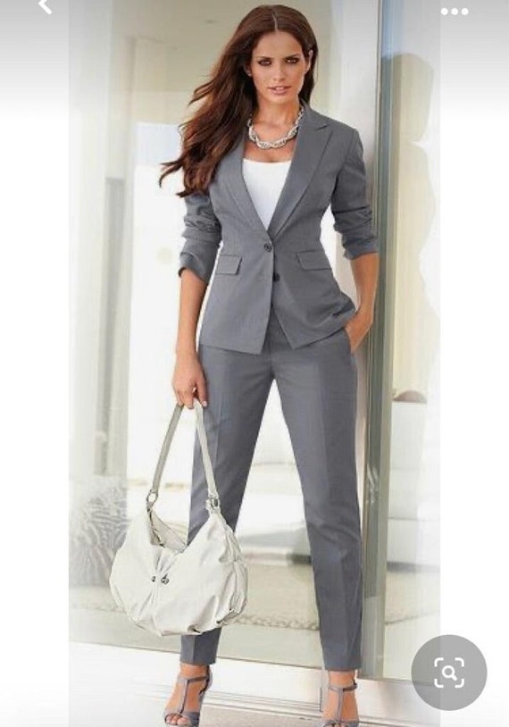 classic gray pantsuit for women  Pantsuits for women, Fashion, Business  dress women