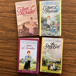 Vintage Anne of Green Gables Book Set: L.M. Montgomery Collection