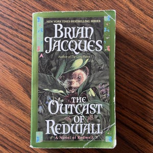 The Outcast of Redwall - Brian Jacques - Vintage Paperback - Classic YA Fantasy Chapter Book