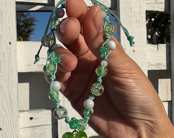 Frutiger Aero beaded bracelet in green