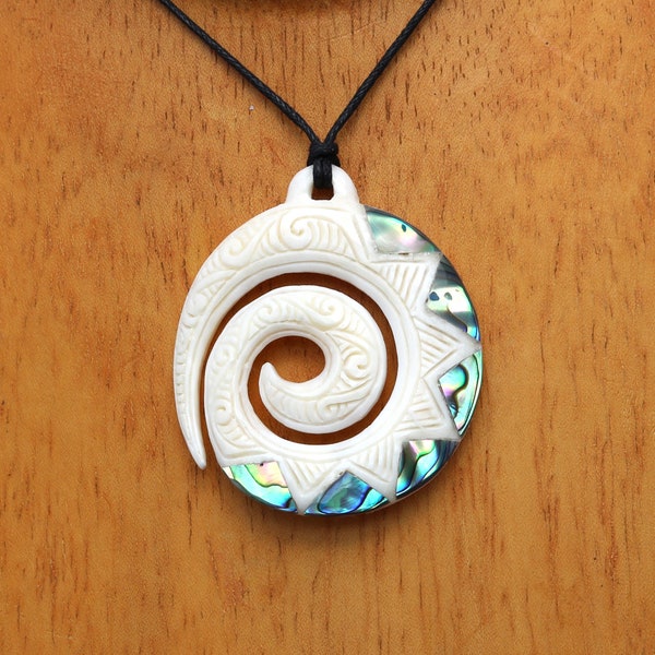 Handmade amulet pendant chain pendant spiral Maori Koru design