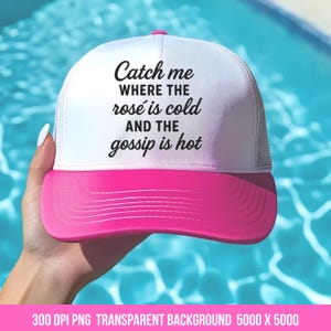 Cita divertida de barco PNG, diseño de sublimación náutica coqueta, imprimible de navegación de verano, gorra de camionero divertida, bebedor de vino rosado, chisme caliente png