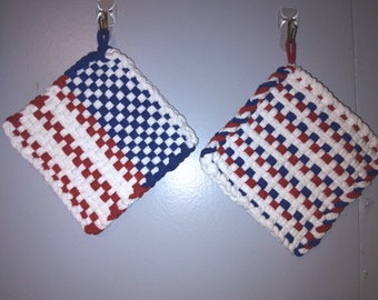 HandmadeAmerican Flag Potholder Set